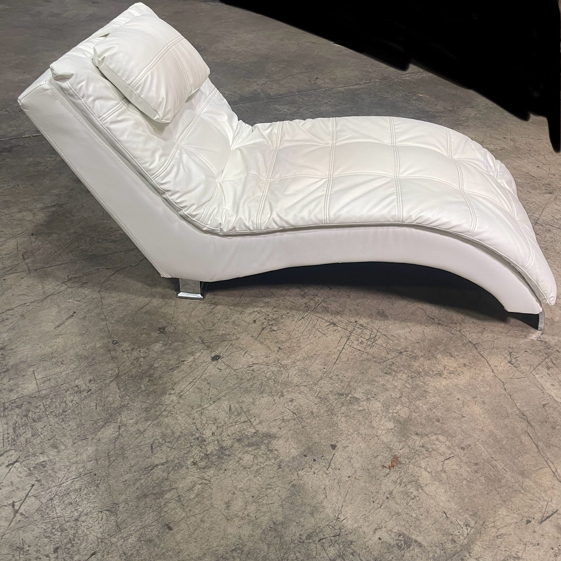 white leather chair sofa 