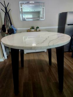 💥MOVING OUT BUNDLE sale!! Bob’s Furniture Marble Dining Table & White Shoe Cabinet 3 tier (Already Assemble)