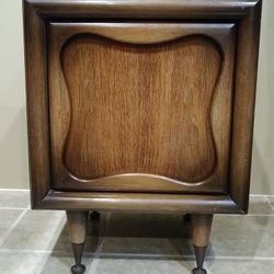 Vintage Mid Century Modern Night Stand End Table