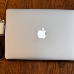 13” MacBook Air (2015) - Monterey OS + Apple Magic Mouse