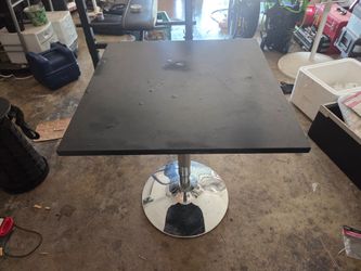 Table w/ rotating tabletop