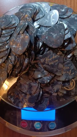 Guitar plectrum 150+