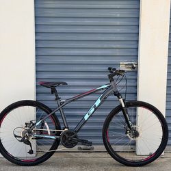 GT Laguna Mountain Bike 27.5”