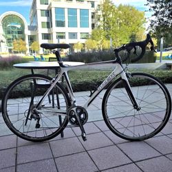 17 lb. All-Carbon Trek Madone 6.9 Racing Bike 