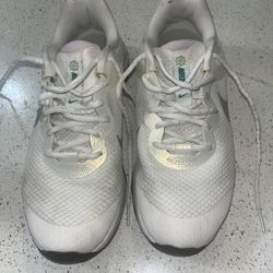 Nike Revolution 6Y Running Shoes