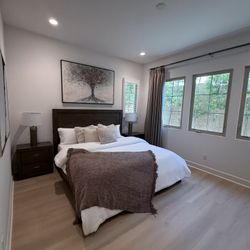 Modern King Size Bedroom Set – Excellent Condition