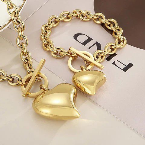 2 Piece Of New Arrivals 2023. Heart Charm Necklace & Bracelet, Birthday, Graduations Gifts 🎁🎁🎁🎁🧧🧧🧧🧧 