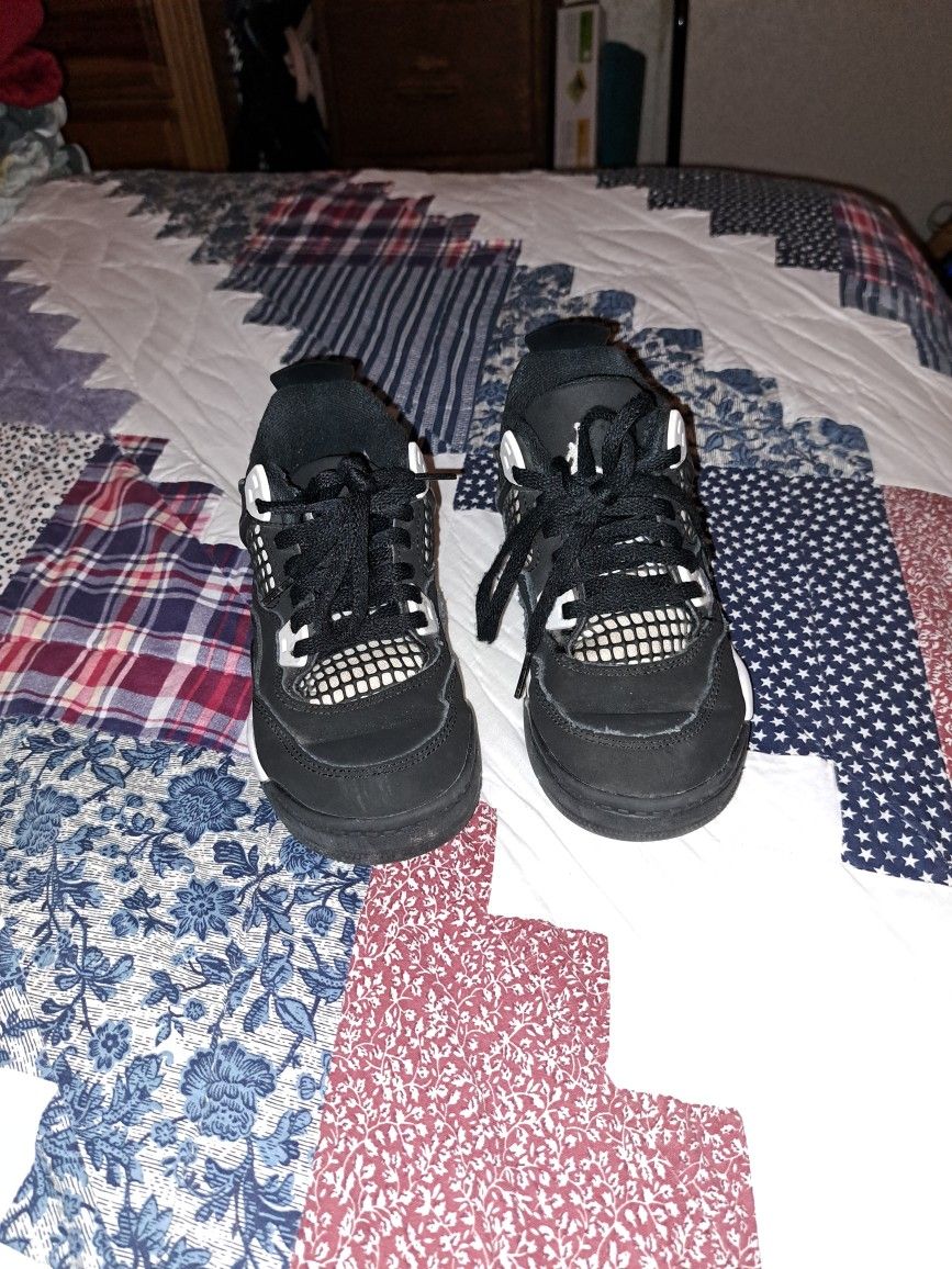 Boys Sneakers Blk Air Jordan's 4 White Thunder