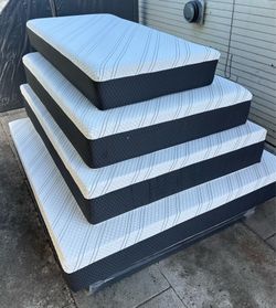Memory foam mattress on sale.   Queen size mattress memory foam 12” inches.  New mattress in a plastic sealed