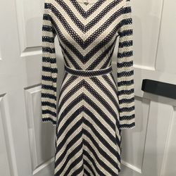 BCBG MAX AZRIA KRISTINA DRESS LONG SLEEV FIT & FLARE NAVY AND IVORY ZIP BACK 