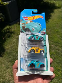3 Volkswagen beetles hot wheels