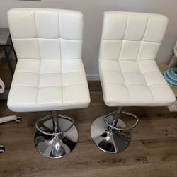 2 White Bar Stools – Excellent Condition