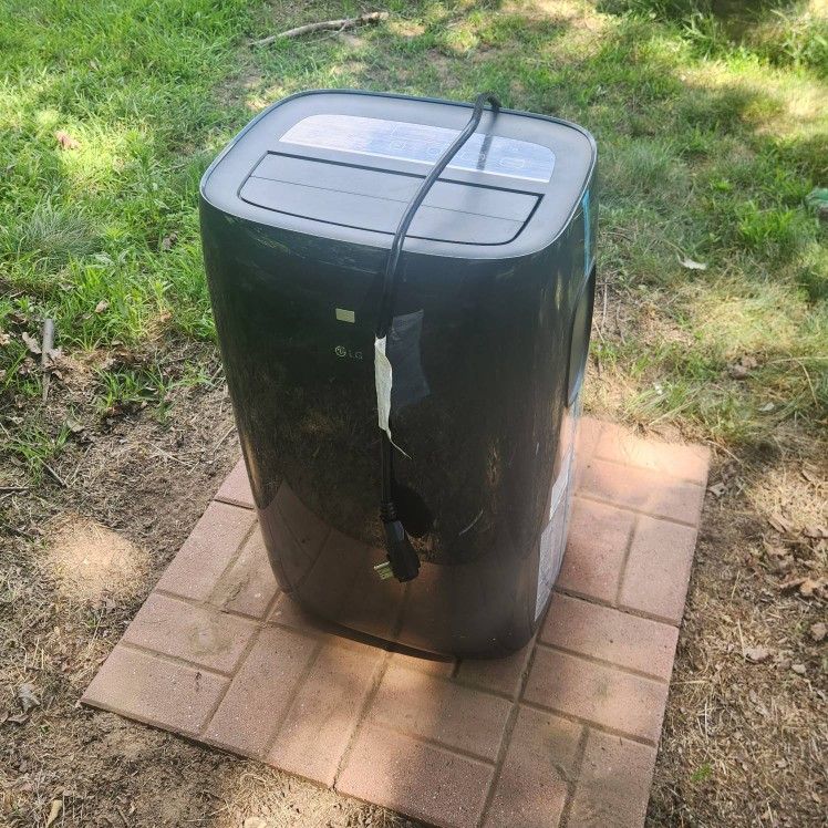 LG 8,000 BTU Smart Portable Air Conditioner LN
