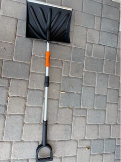 Trazon snow shovel