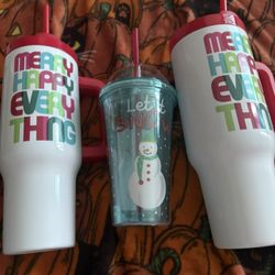 Christmas Cups 40 Oz And 14 Oz  Lot 