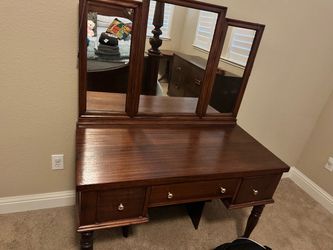 Wood Vanity Desk with Tri-Fold Mirror with bench
