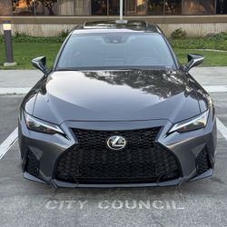 2022 Lexus IS