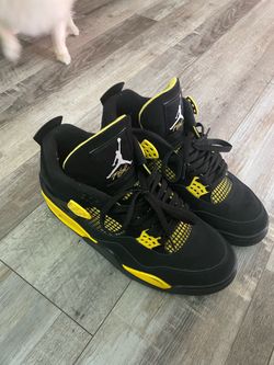 Jordan 4 thunders size 10
