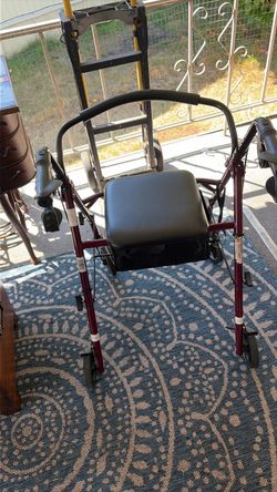 4-Wheel Rollator Walker with Seat
