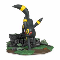 Pokemon Center midnight prowl with umbreon evolving personalities figure