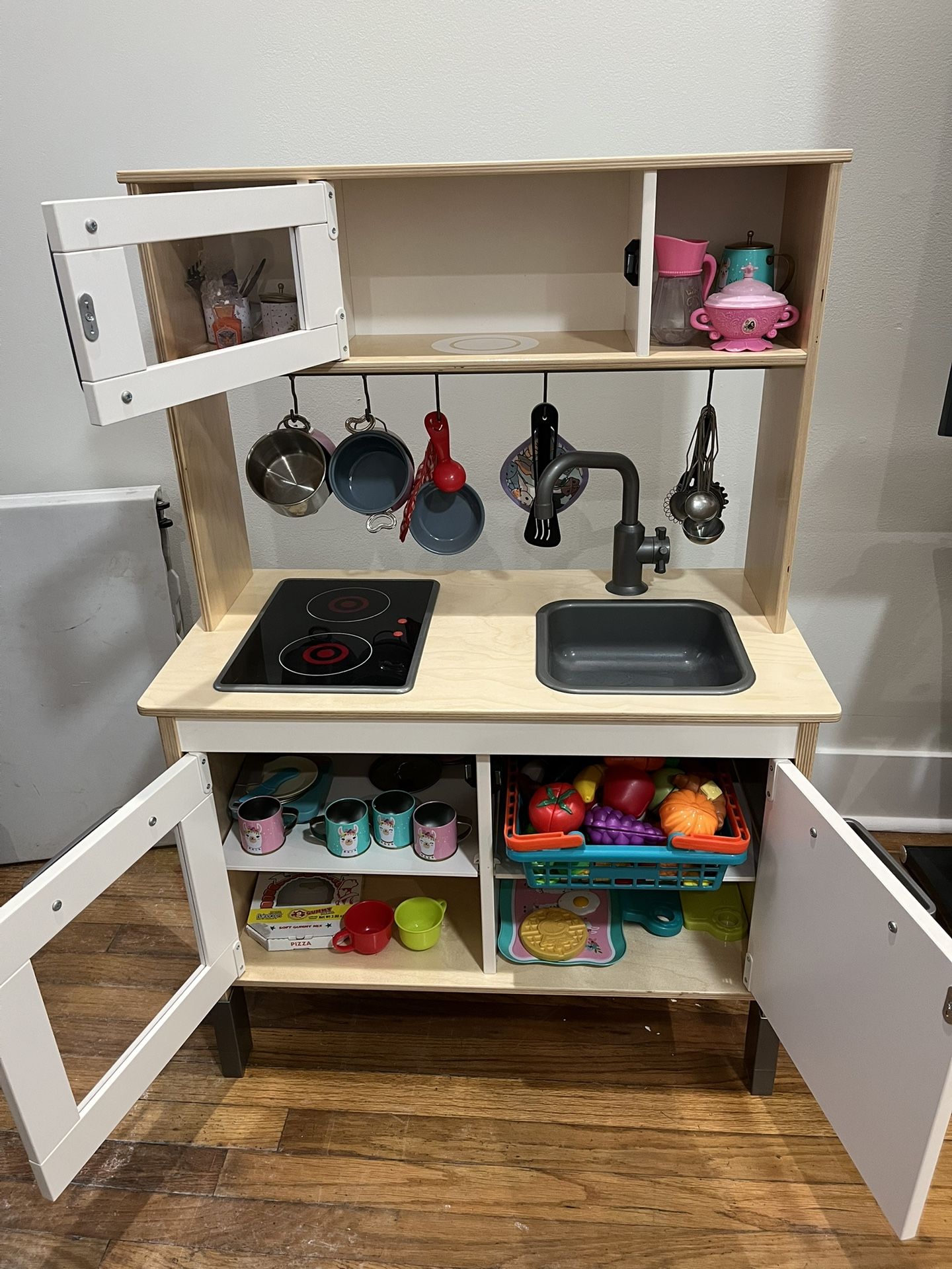 toy kitchen