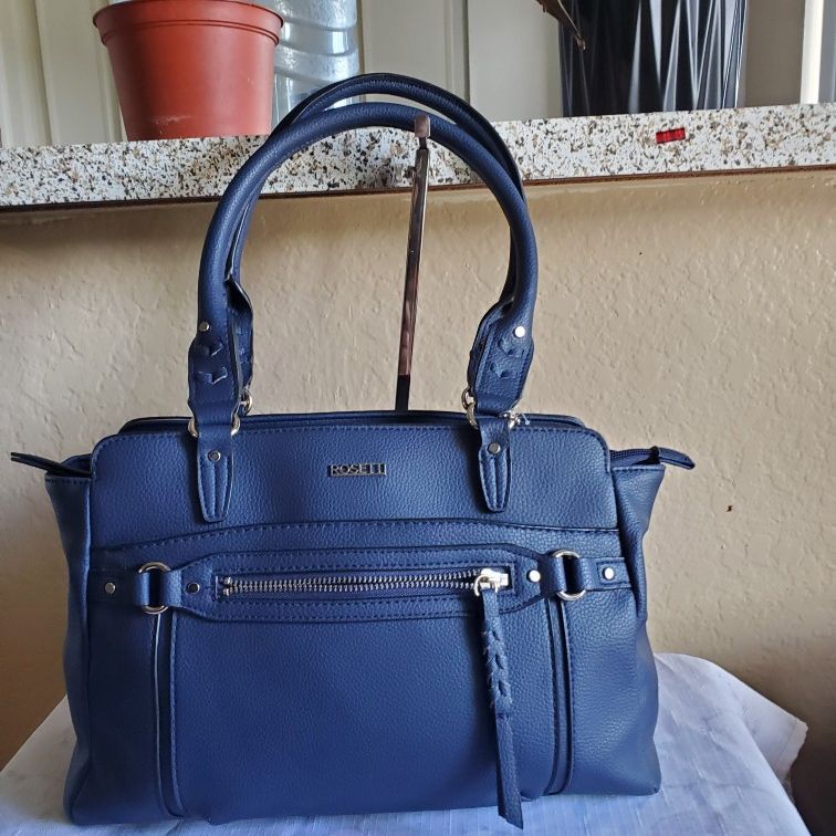 Louis Vuitton Green Hand Bag for Sale in Winchester, CA - OfferUp
