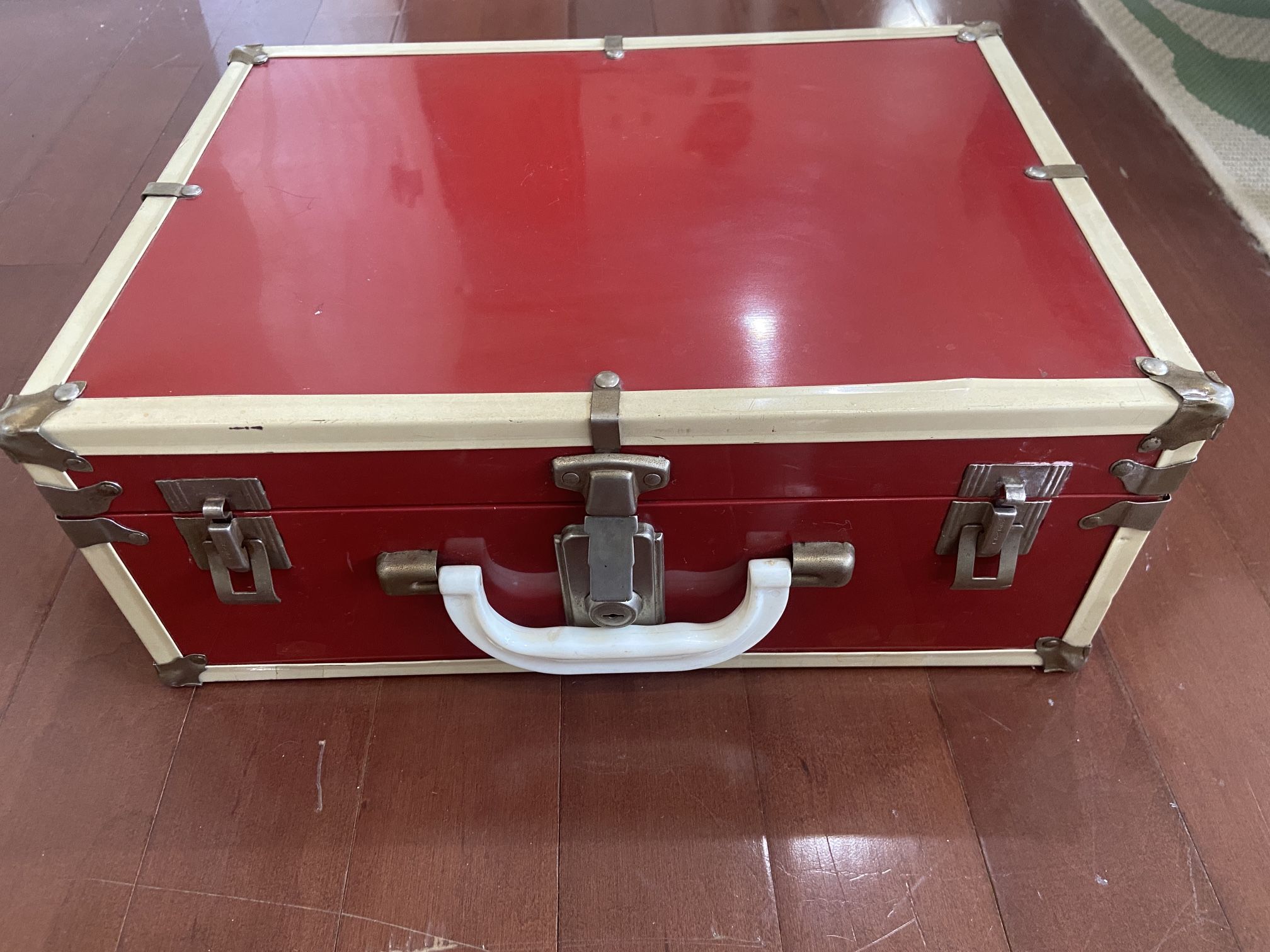 Authentic 1930’s-40’s Neevel Red And White Child’s Doll Or Toy Suitcase 