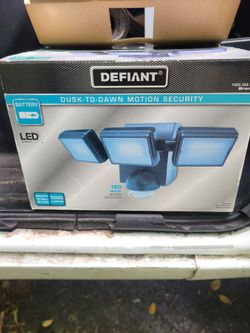 Defiant dusk to dawn motion security light