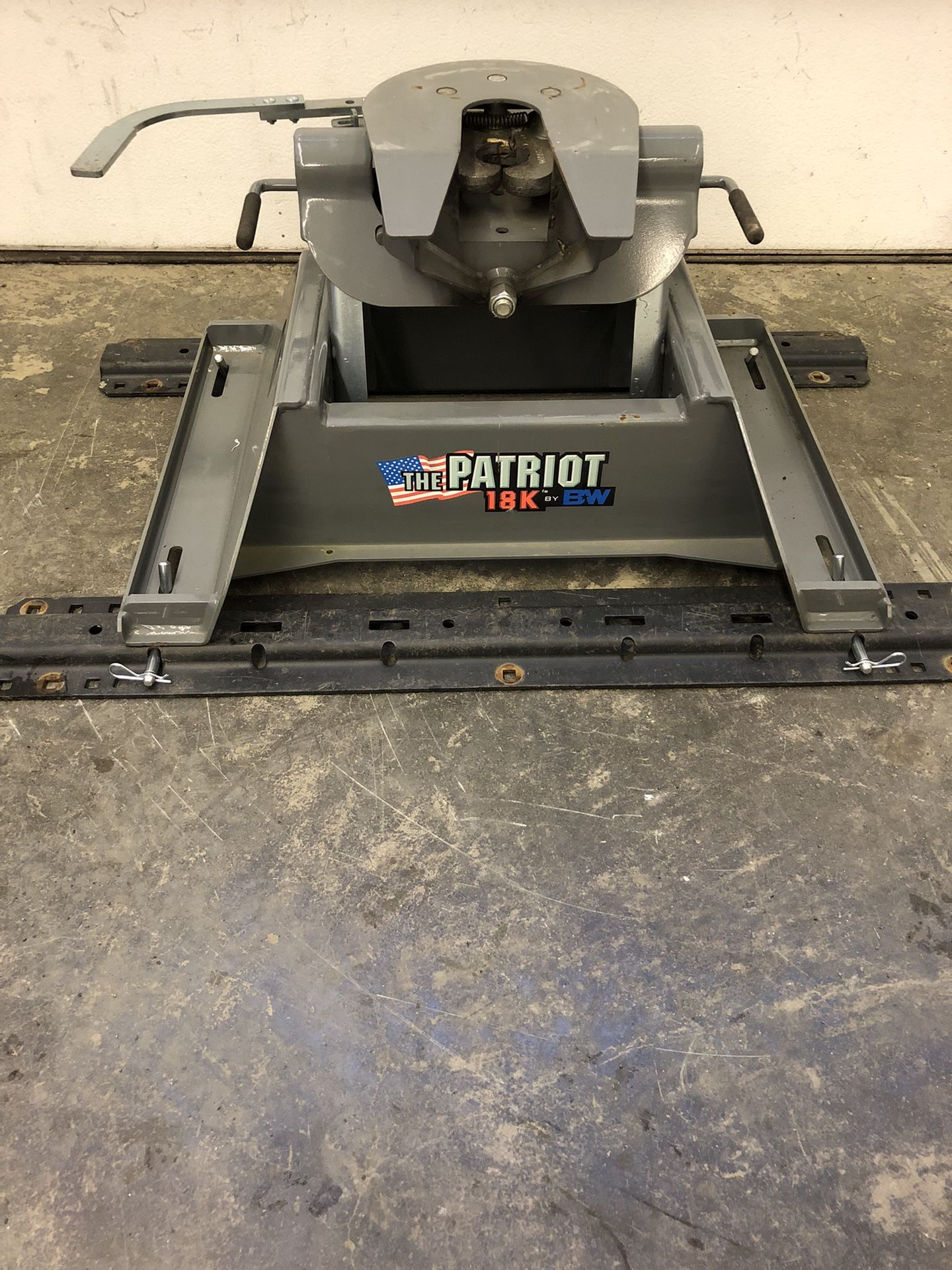 B&W Patriot Fifth Wheel Hitch
