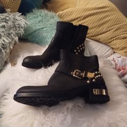 Boots, Vince Camuito