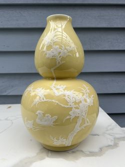 567 Large Gourd Vase With White On Yellow Ground