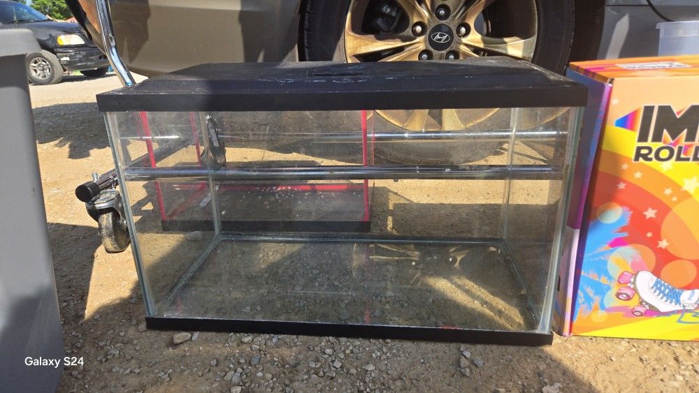 🐠 Used 10-Gallon Fish Tank – $10 (COLUMBUS, OH)