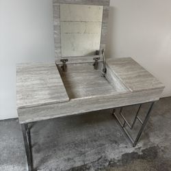 Vanity Desk With Built-in mirror And Power 