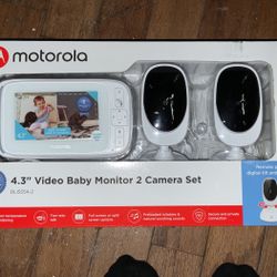  Motorola 4.3 Baby Monitor 2 Camera Set