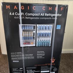 Magic Chef 4.4cuft Fridge 