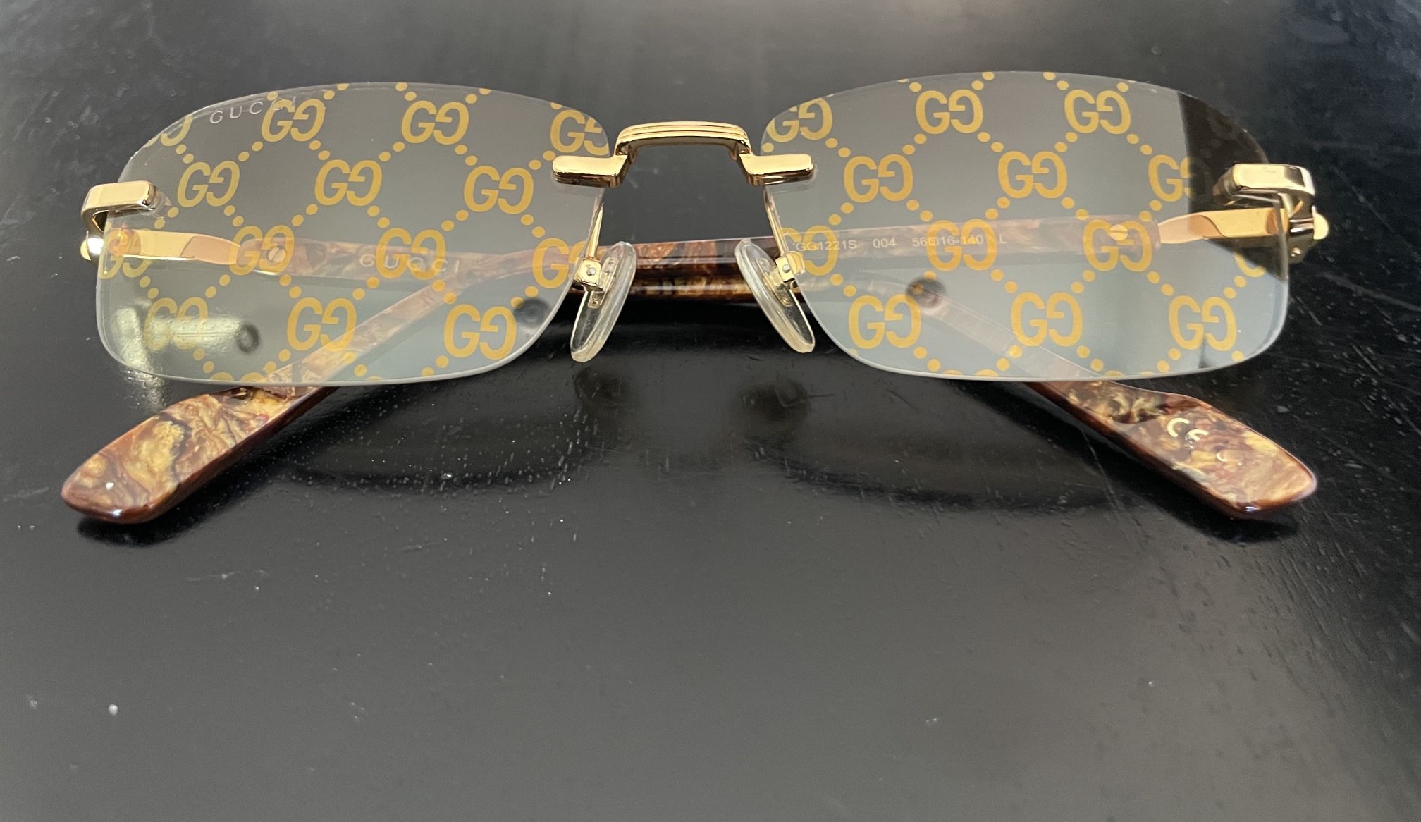 SHADES (GUCCI)