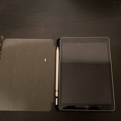 iPad 9th Gen w/ Pencil and Case 