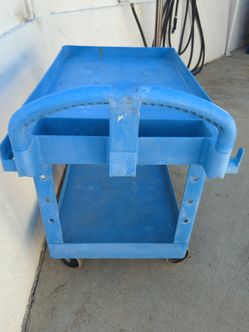 RUBBERMAID UTILITY CART
