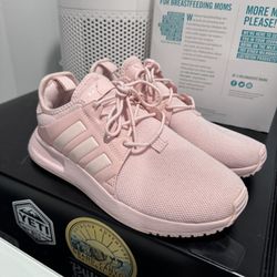 Adidas Shoes Woman (size 7)