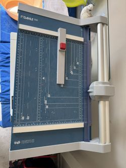 Dahle paper cutter