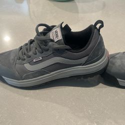 New Men’s Van Size 9 1/2