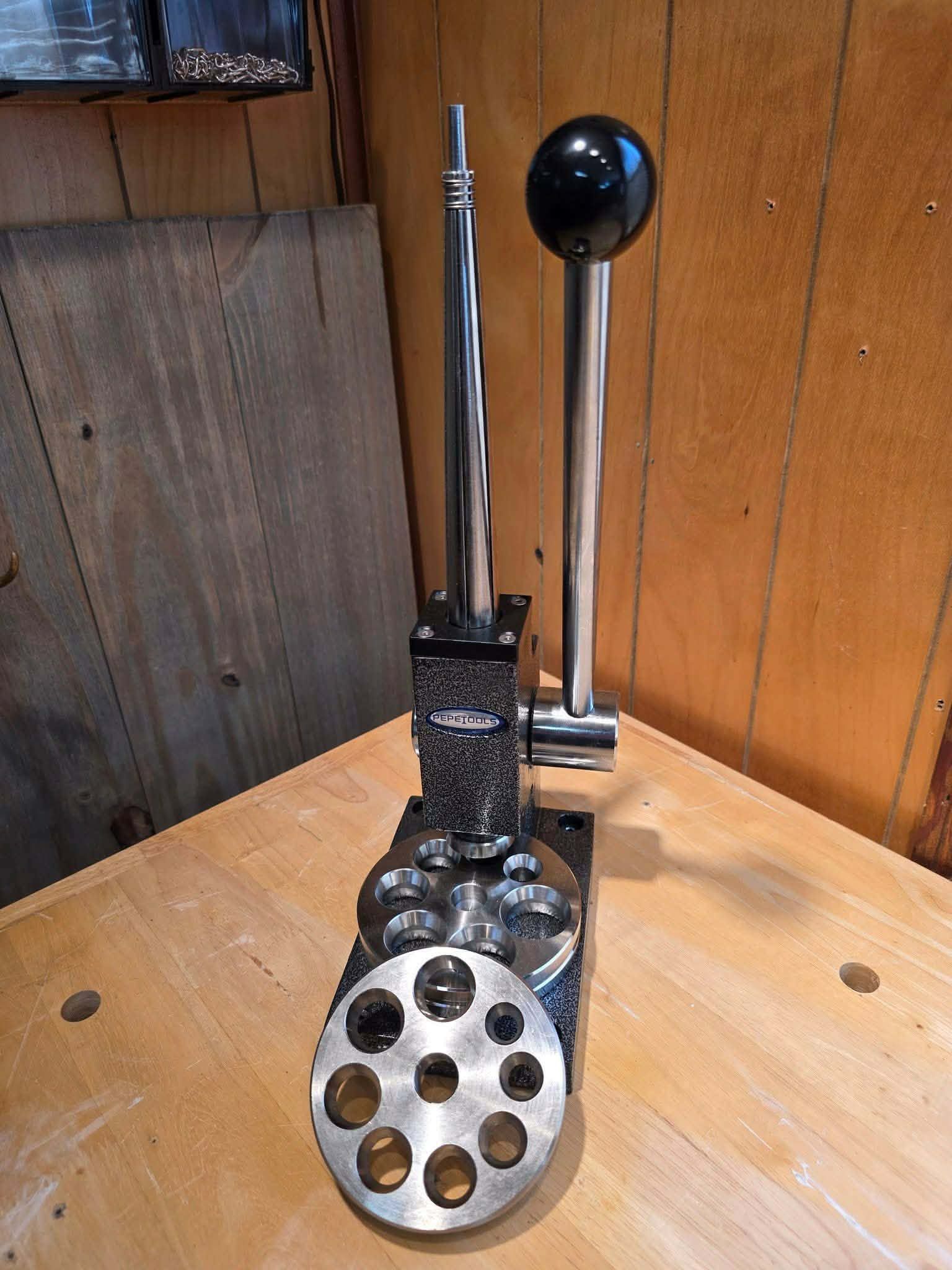 Pepe Tools ring stretcher / reducer with standard die and the Jenkins coin ring die