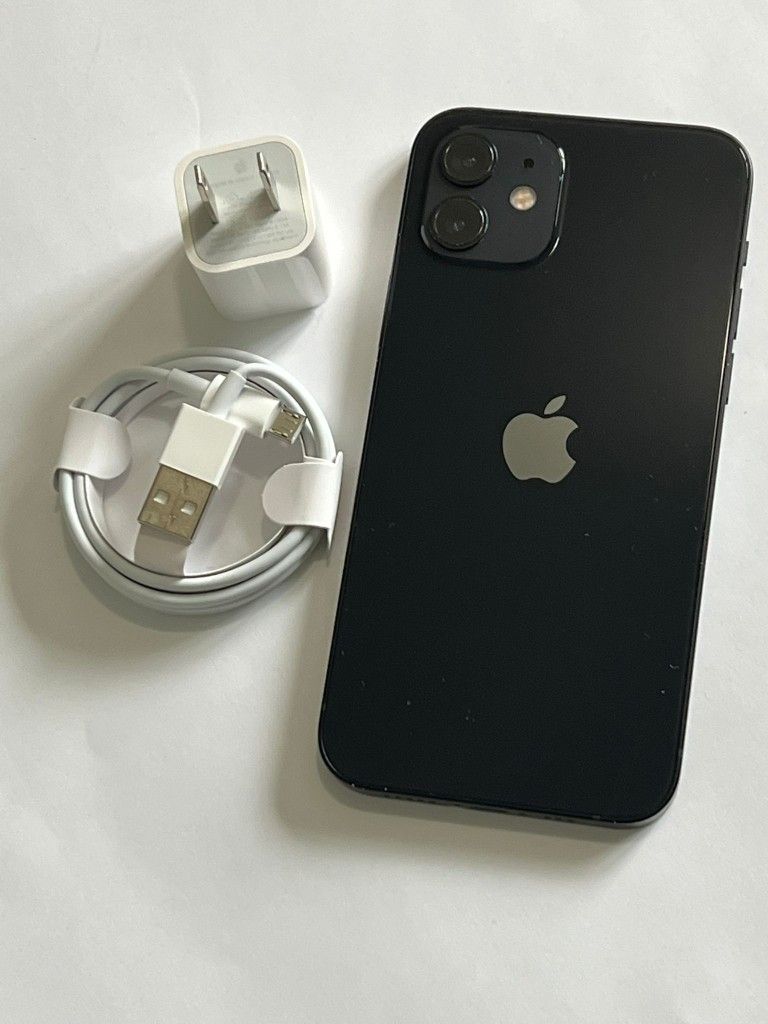 iPhone 12 , Factory Unlocked, Excellent Condition Like New
