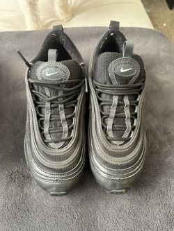Black air maxs
