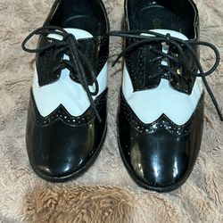 Dream Pairs Women’s Size 8.5 Black White Lace Up Wingtips Oxfords 