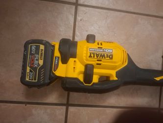 Dwalt power trimmer  DCST 972 Type 1 60 vvolt MAX