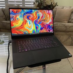 Razer Blade 15 (base model) - Razer Gaming Laptop - 16gb RAM, 144hz, 1080p - Read description 