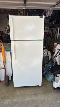 Crosley fridge by Whirlpool apt size