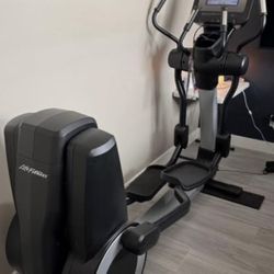 Life Fitness 95XS elliptical machine ($1,000 OBO)