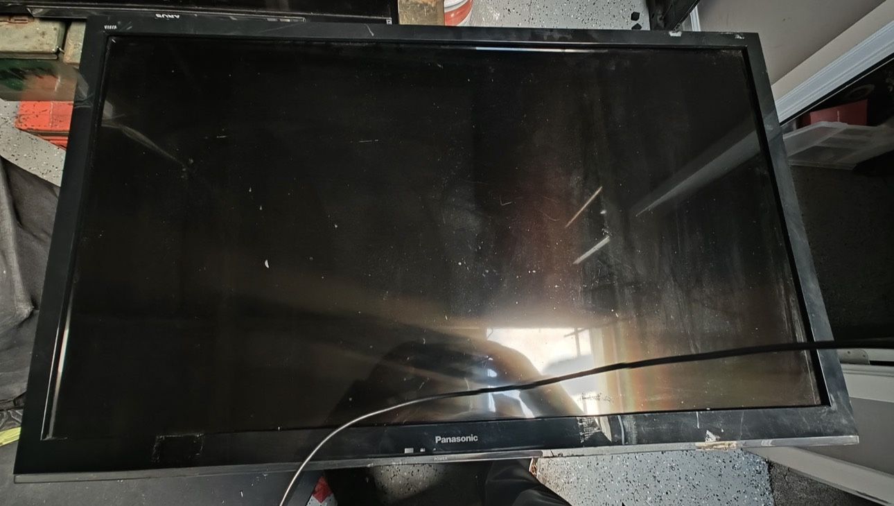Panasonic VIERA 32” LCD TV – HDMI – Tested